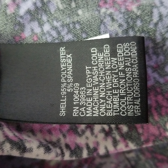 Tahari Printed Sleeveless Top - Picture 6 of 6